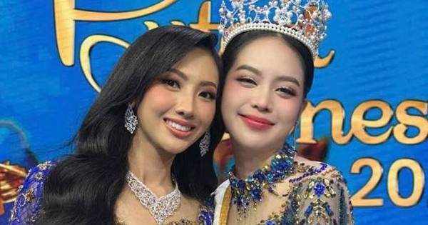 Thanh Thủy cùng 3 hoa hậu quốc tế mặc trang phục truyền thống Indonesia