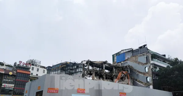Hoàn thành phá dỡ tòa nhà Hàm cá mập trong 5 ngày tới