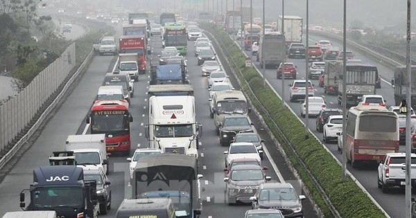 Ùn tắc kéo dài, cao tốc Pháp Vân - Cầu Giẽ 'xả' trạm thu phí