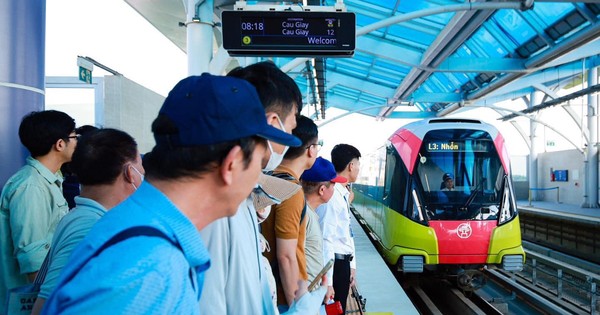 Tàu Cát Linh - Hà Đông lại dừng chạy vào giờ cao điểm chiều 30/5