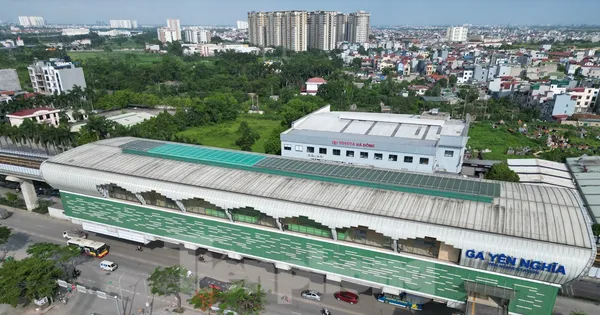 Mái ga tàu Yên Nghĩa bị thủng được sửa chữa xong