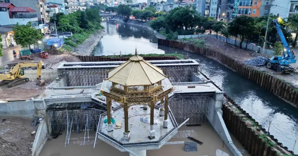 Đập tràn giữ nước có kiến trúc 'lạ mắt' đã hình thành trên sông Tô Lịch