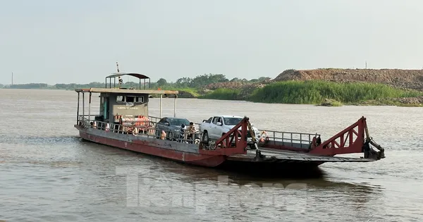Nhiều bến cảng, bến đò chở khách qua sông Hồng Hà Nội hết phép