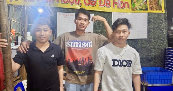 3 chàng trai dũng cảm lao ra biển cứu 2 nữ sinh thoát đuối nước