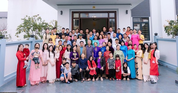 Cụ bà 114 tuổi ở Hà Nội có hơn 100 con cháu, khi sum họp nhà đông như trẩy hội