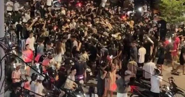 Hàng trăm 'quái xế' tụ tập, la hét náo loạn cả tuyến phố trung tâm Hải Phòng