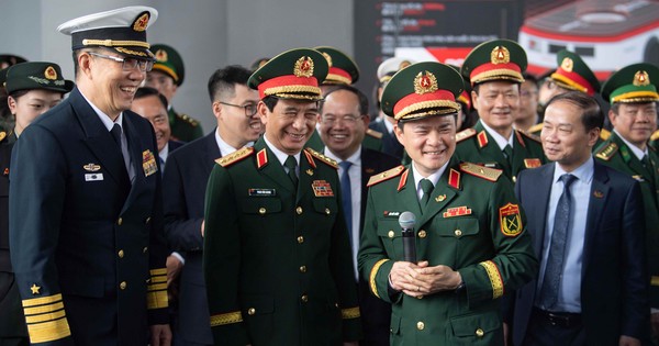 Bộ trưởng Quốc phòng Trung Quốc thăm công viên Logistics Viettel