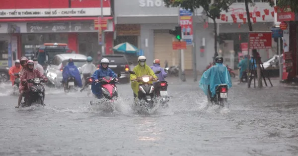 Áp thấp nhiệt đới sẽ trút mưa dữ dội xuống miền Trung, Nam Bộ