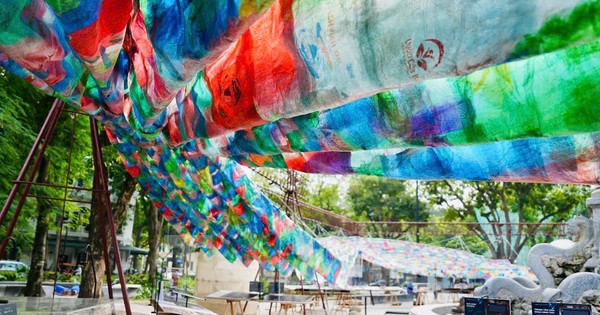 Độc đáo không gian nghệ thuật làm từ vật liệu tái chế ở Hà Nội