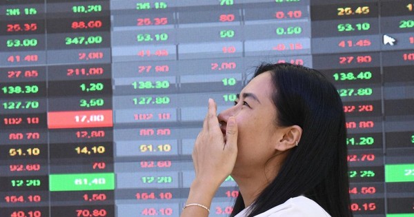 Dòng tiền dồn dập trở lại bất động sản và vận tải biển, VN-Index tiến sát mốc 1.340 điểm Dòng tiền dồn dập trở lại bất động sản và vận tải biển, VN-Index tiến sát mốc 1.340 điểm