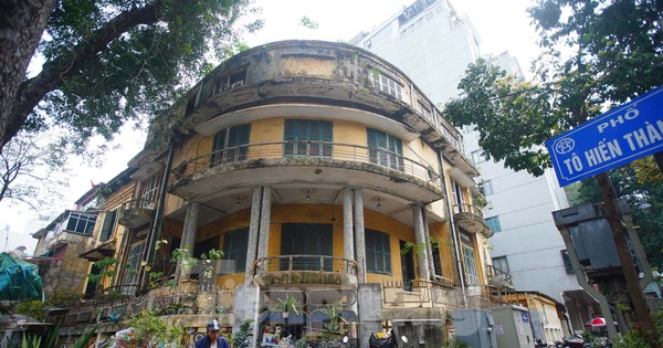 Toà biệt thự 'ngự trên đất vàng' Hà Nội sắp được cải tạo, sửa chữa sau nhiều năm bỏ hoang