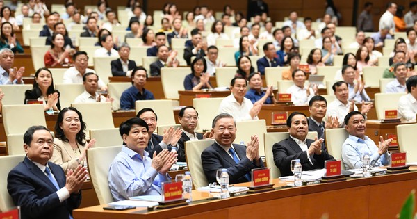 Kết luận của Bộ Chính trị: Nghiêm cấm tác động, can thiệp quá trình sắp xếp nhân sự