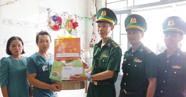 Thăm hỏi gia đình cô gái nhảy cầu ở Nha Trang