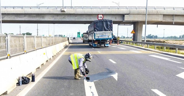 Khắc phục vạch kẻ đường, biển báo dễ nhầm trên cao tốc qua Hà Tĩnh