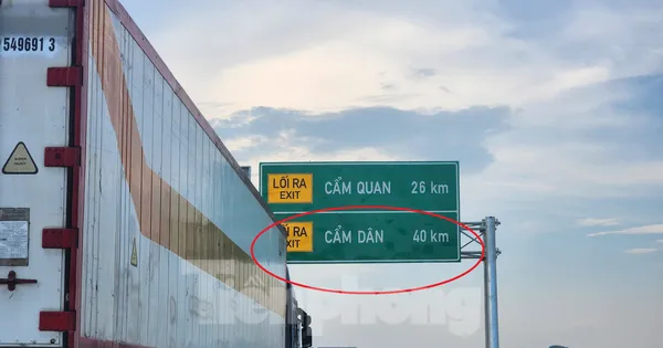 Khó hiểu biển báo địa danh ‘lạ’ trên cao tốc Hà Tĩnh