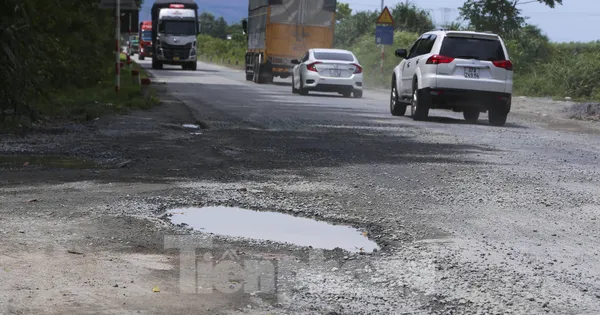 Quốc lộ 12C kết nối cao tốc ở Hà Tĩnh hư hỏng nặng