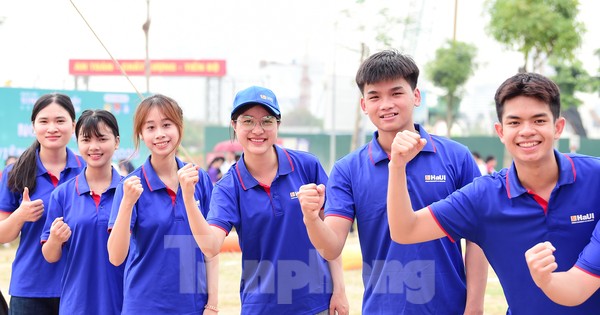Vượt chục cây số tìm cơ hội việc làm tại Ngày hội 'Sinh viên 5 tốt'