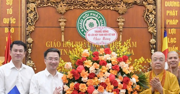 Chủ tịch T.Ư Hội LHTN Việt Nam thăm, chúc mừng Giáo hội Phật giáo Việt Nam