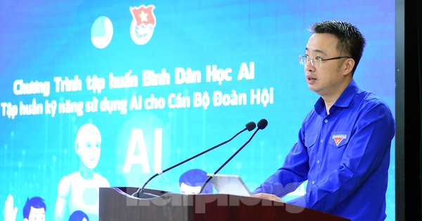 Trí thức trẻ Việt Nam ghi danh trên thế giới 'đứng lớp' Bình dân học AI