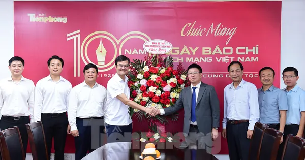 Bí thư thứ nhất Trung ương Đoàn chúc mừng Báo Tiền Phong dịp kỷ niệm 100 năm Báo chí Cách mạng Việt Nam