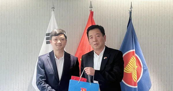 Đoàn công tác T.Ư Đoàn thăm Đại sứ quán Việt Nam tại Hàn Quốc