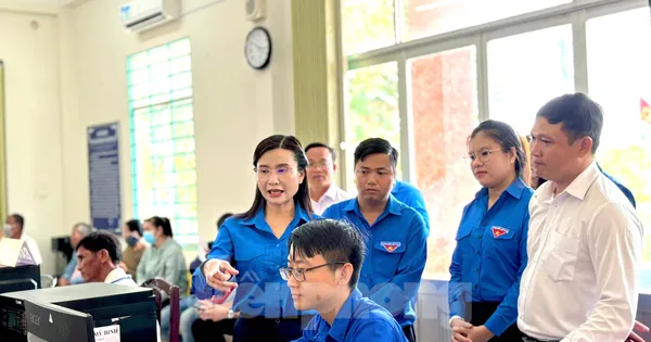 Bình dân học vụ số: Khi người trẻ thắp sáng màn hình, người lớn thắp sáng lòng tin