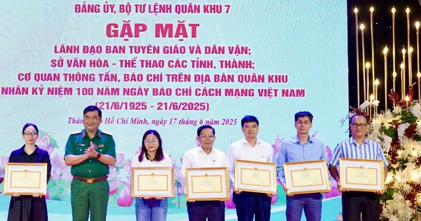 Bộ Tư lệnh Quân khu 7 gặp gỡ cơ quan thông tấn, báo chí