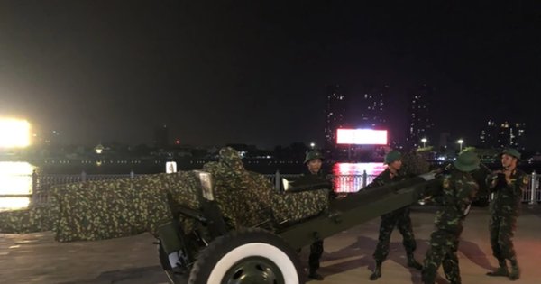 TPHCM: Khuyến nghị nhà dân gần trận địa pháo Bến Bạch Đằng 'mở cửa kính'