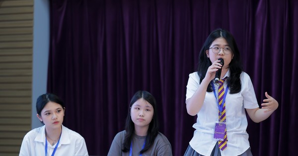 Học sinh 'ngược dòng' khám phá Hy Lạp cổ đại qua cuộc thi tiếng Anh triết học