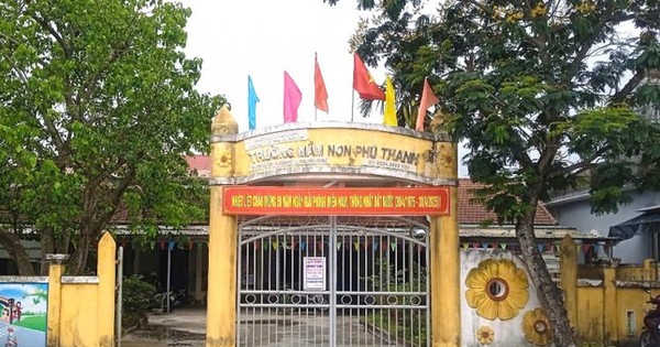 Cách chức nữ phó hiệu trưởng; Trung tâm ngoại ngữ bất ngờ đóng cửa