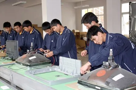 Phân luồng sau THCS: Hướng đi mới hay lối rẽ cụt của học sinh?