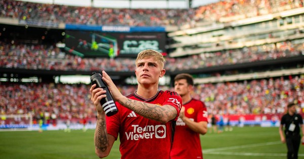 Bi kịch của cựu tài năng trẻ MU, từ người thay thế Luke Shaw đến án tù 14 tháng