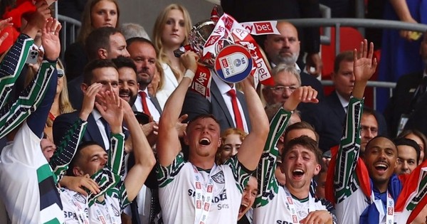 Sunderland trở lại Premier League và phần thưởng của cuộc cách mạng trẻ