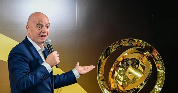 Gần 80 triệu đồng cho tấm vé gặp Chủ tịch FIFA