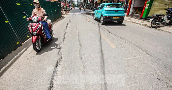 Cận cảnh mặt đường Nguyễn Tuân bị sụt lún, nứt toác