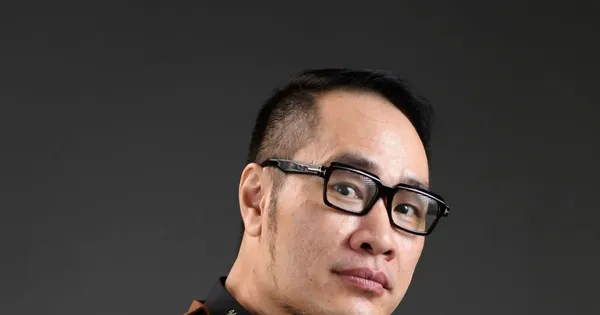 Trước lạ sau quen