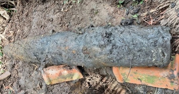 Đào mương, phát hiện quả bom nặng gần 200kg