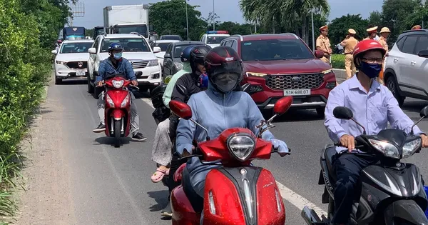 6 ô tô con va chạm liên hoàn trên quốc lộ, lối ra TP Vũng Tàu ùn tắc
