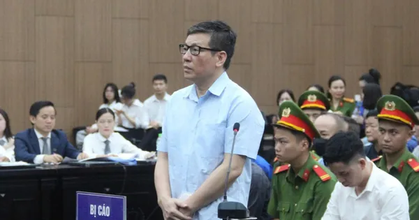 Cựu Chủ tịch tỉnh Vĩnh Phúc nói 10 tỷ và 800 nghìn USD bị phát hiện khi khám nhà là ‘tiền riêng của anh em’