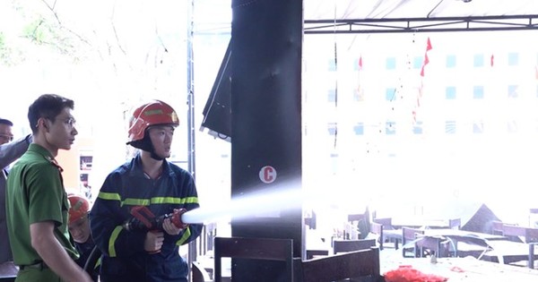 Nổ ống dẫn khí gas, khói đen bao trùm quán bia ở Cẩm Phả