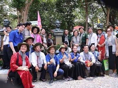 Nhiều hoạt động ý nghĩa của ngành y tế nhân kỷ niệm 50 năm thống nhất đất nước