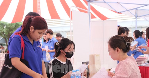 Thay vì chờ doanh nghiệp tìm đến, sinh viên hãy chủ động tìm đến doanh nghiệp