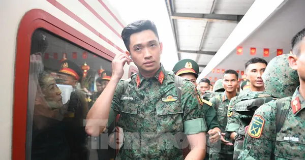 Phong thái điềm tĩnh của 'nam thần quân đội' Lê Hoàng Hiệp thu hút sự chú ý