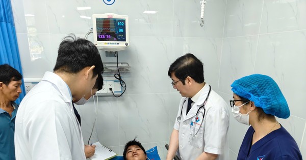Sức khoẻ các nạn nhân vụ xe khách chở 20 học sinh lật ngửa ở Gia Lai