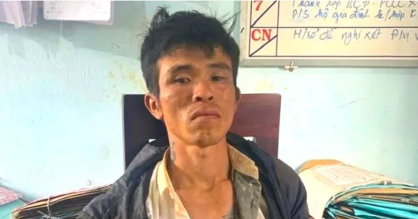'Siêu trộm' vừa ra tù lại trộm xe máy, dùng dao tấn công công an