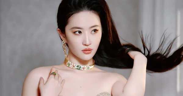 Biến mất khỏi thảm đỏ, Lưu Diệc Phi trở thành trò hề