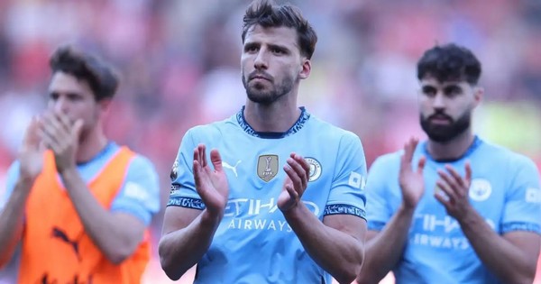 Man City 'giúp' đối thủ tránh kỷ lục CLB tệ nhất lịch sử bằng kết quả sốc
