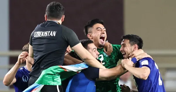 Giành vé dự World Cup, các tuyển thủ Uzbekistan được tặng thưởng huân chương và xe hơi