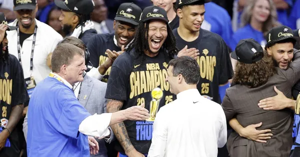 Ngôi sao gốc Việt làm nên lịch sử với chức vô địch NBA