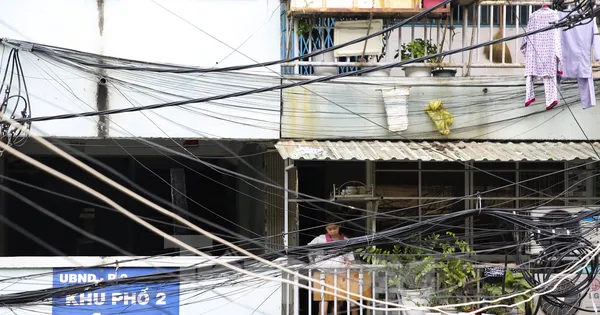 Những 'chuồng cọp', khung sắt 'bóp nghẹt' lối thoát ở nhiều khu dân cư TPHCM